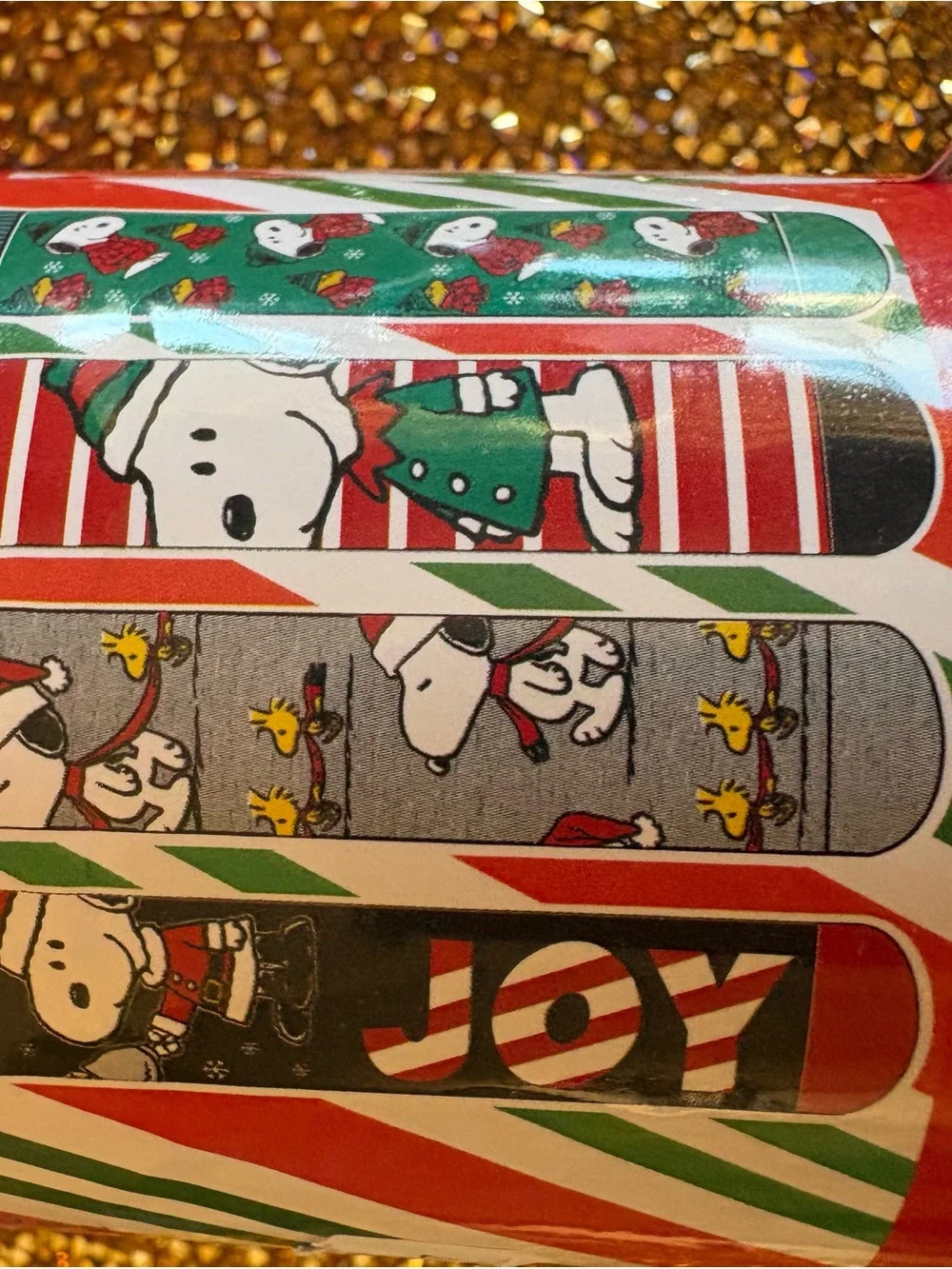 Peanuts NWT Holiday gift set of 4 Pairs of Crew Socks Adult size 6-12